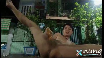 หนังโป๊เวียดนามที่เป็นมานุษย์ผู้หญิงวัย 30 ปีที่มีการแสดงความเสพติดทางเพศอย่างเชี่ยวชาญ โดยการใช้ความสำคัญและวาจาที่ละเอียดอ่อนในการเล่นรูทวารของตน ถึงแม้ว่าการกระตุ้นของช่องจุดซึ่งเป็นปลอมก็ตาม การสร้างความพึงพอใจในจุดบริเวณโภชนะก็ถูกทำด้วยความชำนาญที่สูงมาก จนกระทั่งไปถึงจุดสุดยอดของความมีรสนิยมและสมผัสได้อย่างหัวเราะเป็นเเขลา 8 video 4340 114938 2982024.mp4